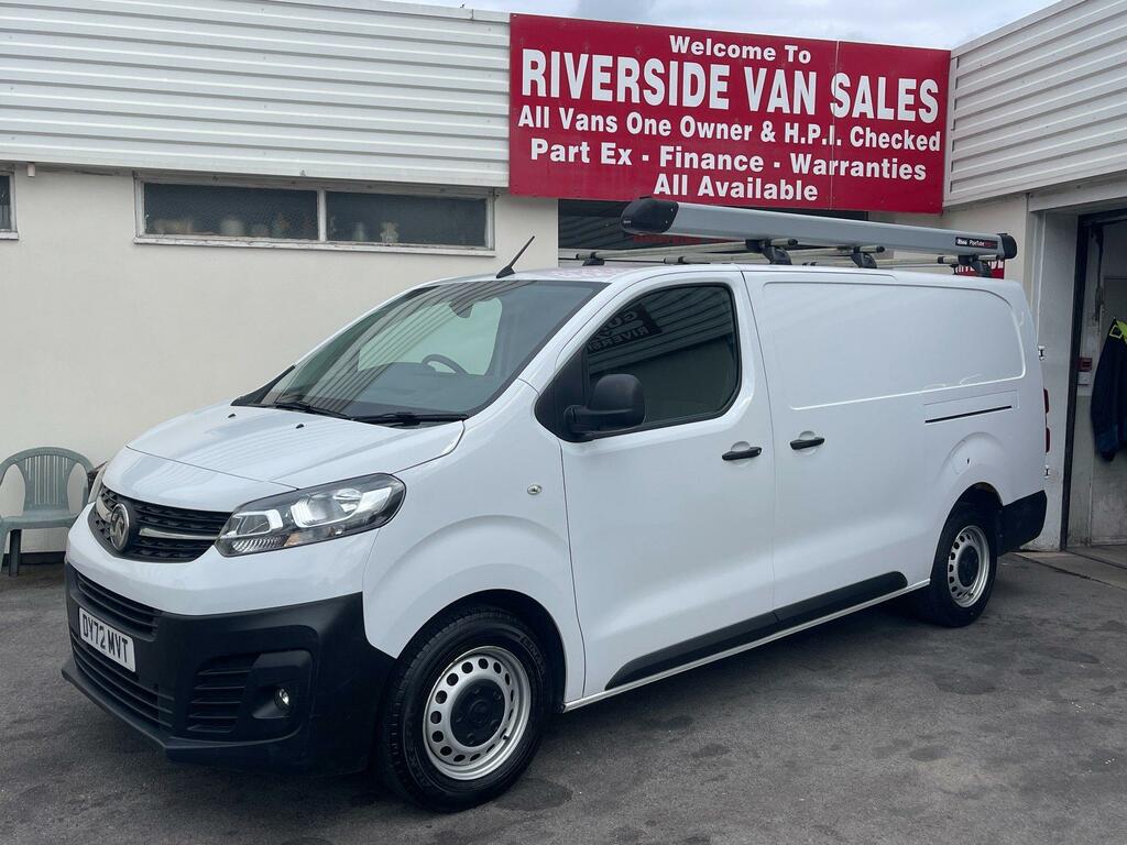Vauxhall Vivaro Diesel DY72MVT White #2