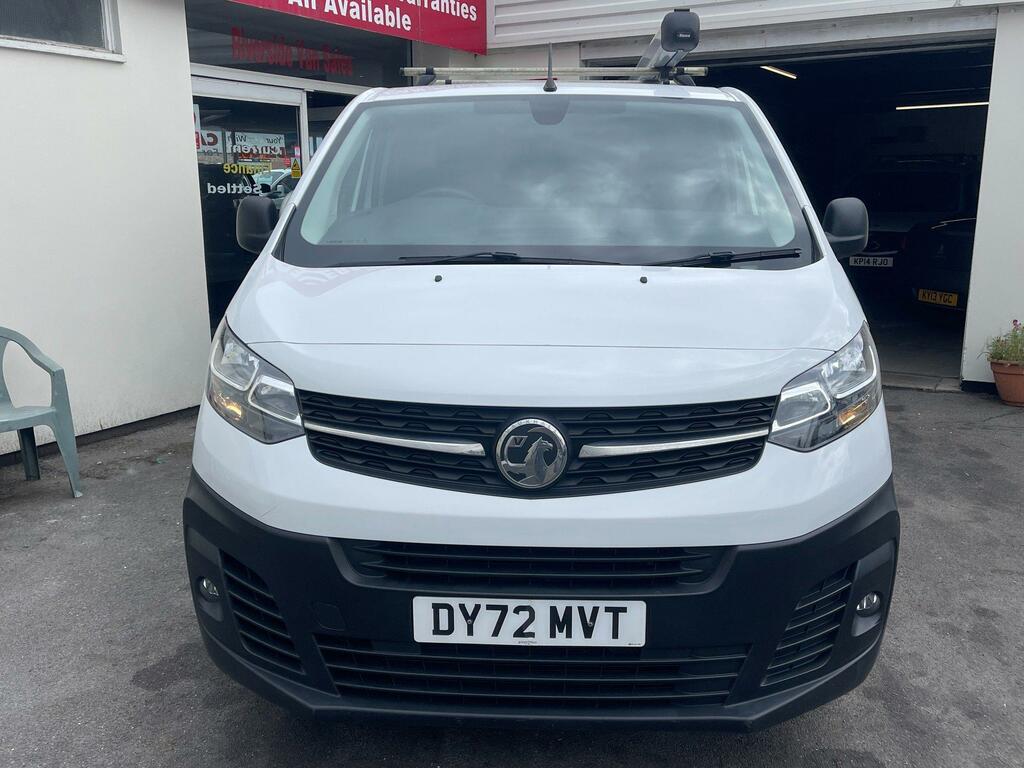 Vauxhall Vivaro Diesel DY72MVT White #6