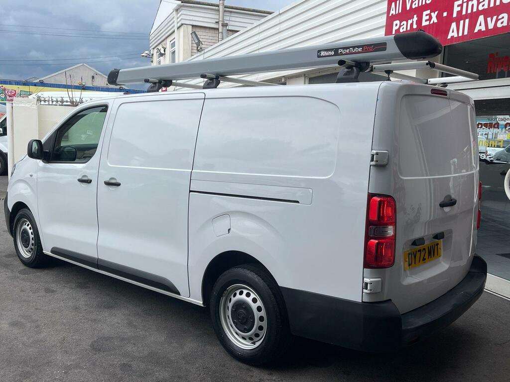 Vauxhall Vivaro Diesel DY72MVT White #3