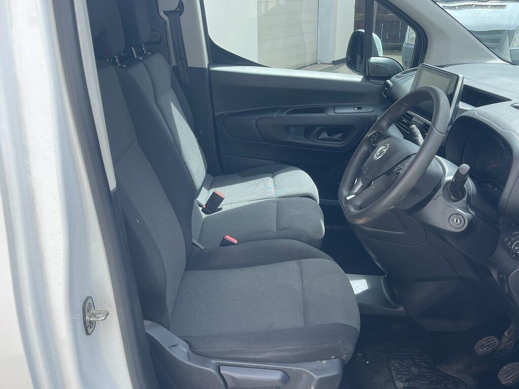 Vauxhall Combo Diesel White #5