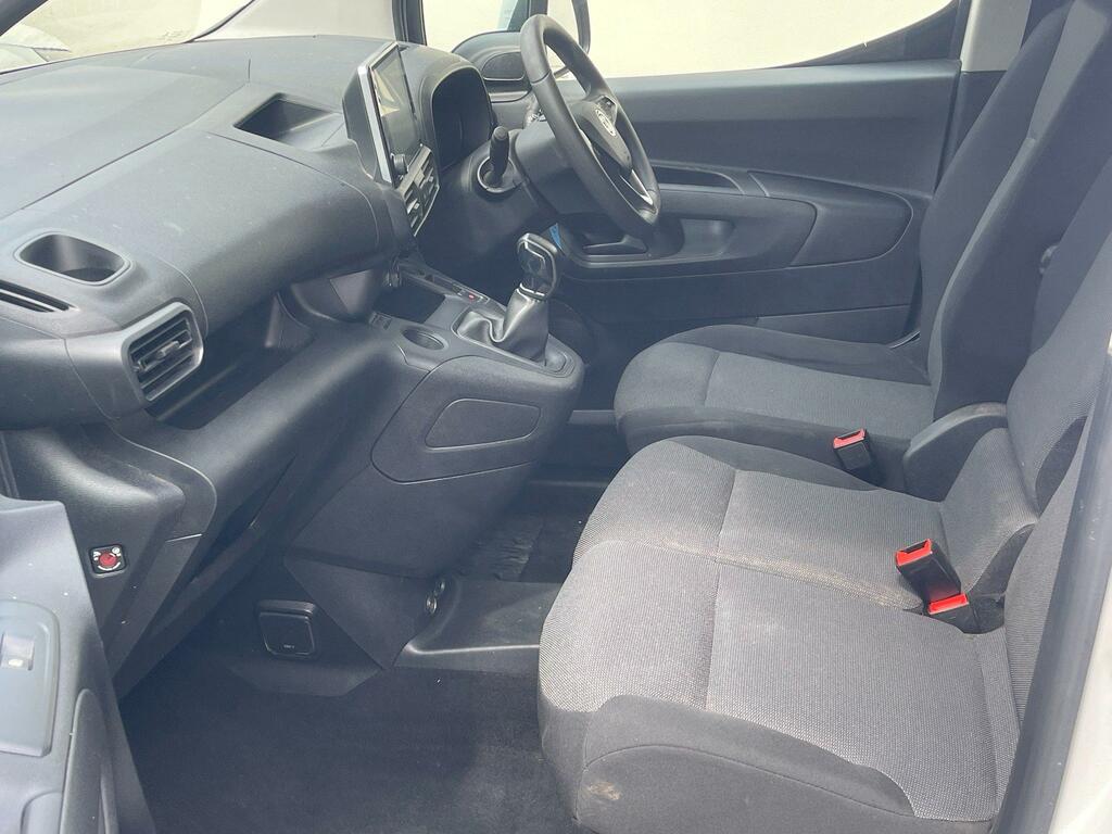 Vauxhall Combo 2300 1.5 Turbo D 100Ps H1 Dynamic Van White #10