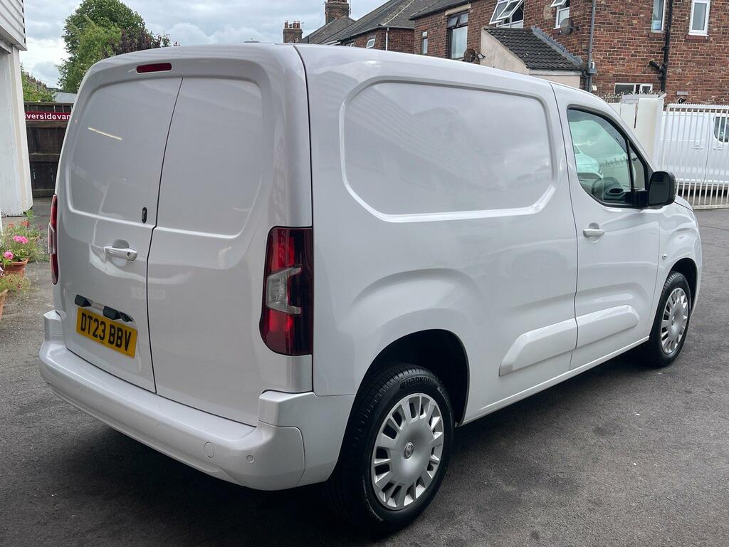 Vauxhall Combo Diesel White #4