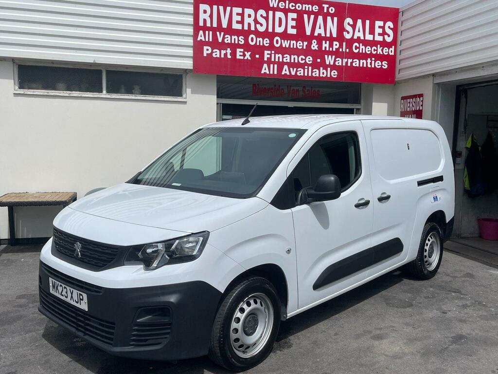 Peugeot Partner Diesel White #4