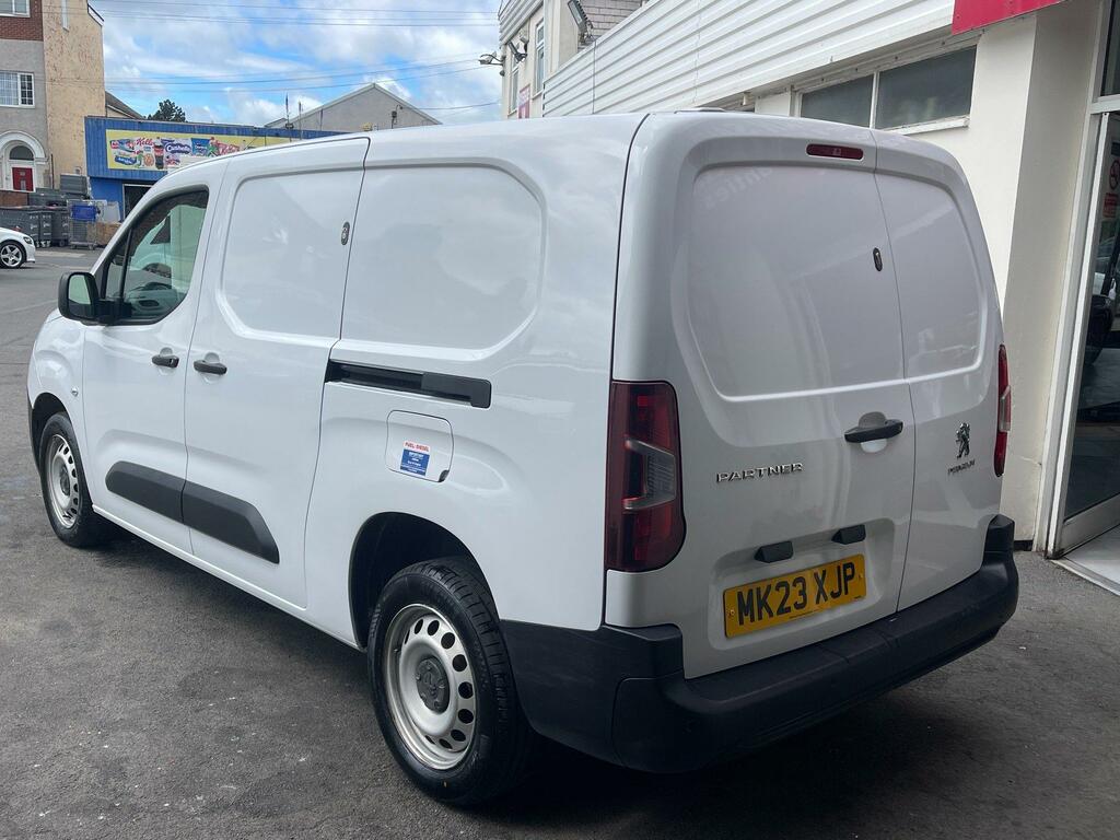 Peugeot Partner Diesel White #3
