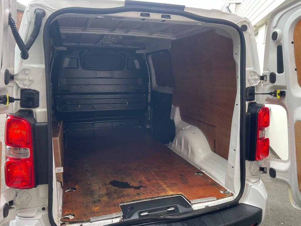 Vauxhall Vivaro 2700 1.5D 100Ps Edition H1 Van White #12