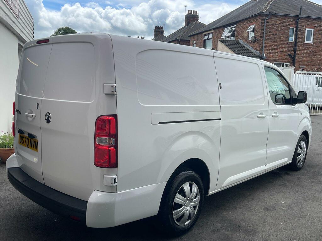 Vauxhall Vivaro Diesel White #4