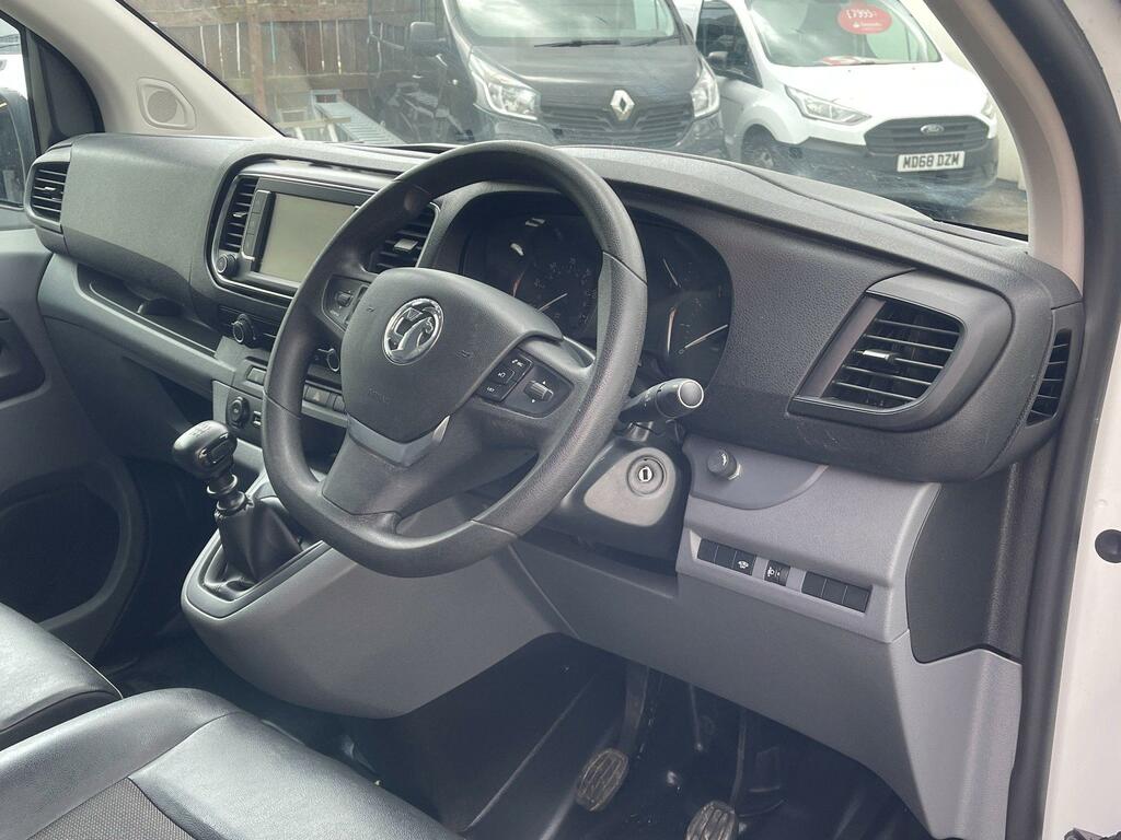 Vauxhall Vivaro 2700 1.5D 100Ps Edition H1 Van White #10