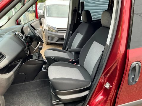 Fiat Doblo Cargo 1.6 White #14