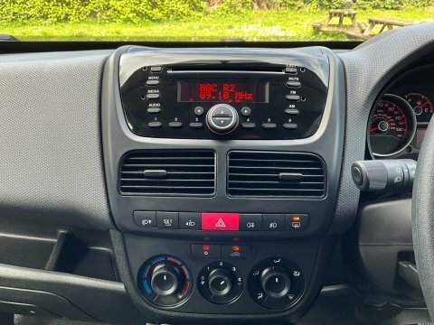 Fiat Doblo Cargo 1.6 White #17
