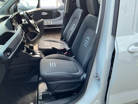 Ford Transit Courier Limited Black #14