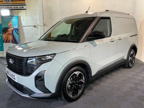Ford Transit Courier Limited Black #43