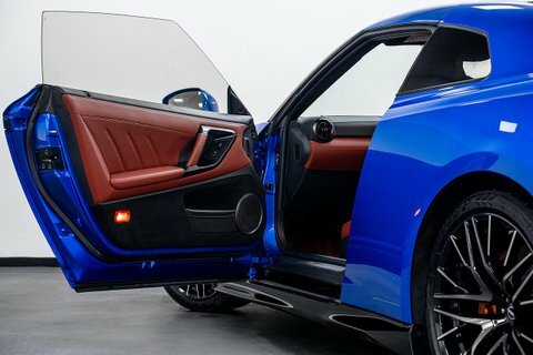 Nissan GT-R Premium Edition Blue #6