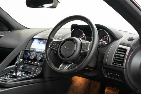 Jaguar F-Type 2.0I Gpf R-dynamic Red