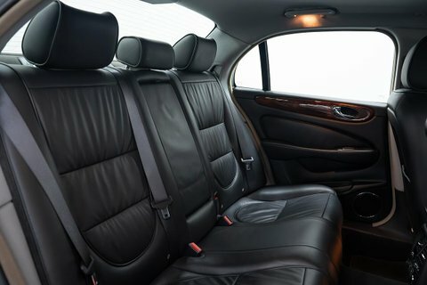 Jaguar XJ 3.0D V6 R-sport #14