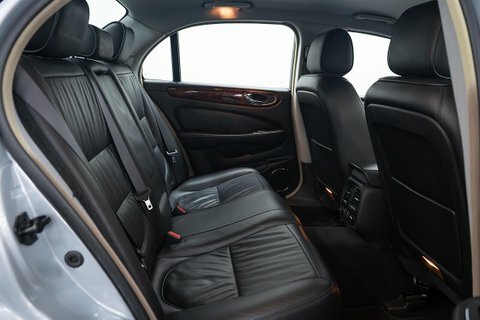Jaguar XJ 3.0D V6 R-sport #13