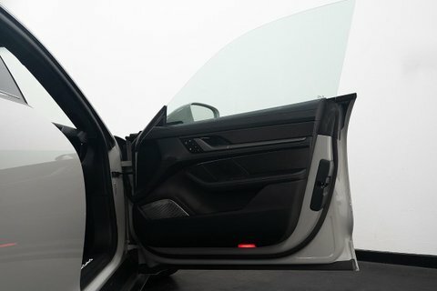Porsche Taycan 320Kw 4 105Kwh Grey #16