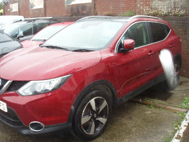 Nissan Qashqai 1.5 Dci N-connecta Suv VF66KFD Red #2