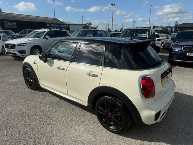 Mini Hatch Cooper S Sport Hatchback FD70YNA White #4