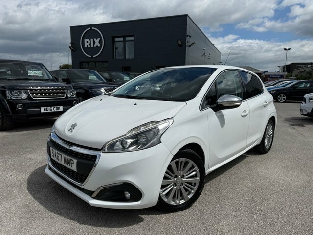 Peugeot 208 Puretech Allure Hatchback SA67WMP White #2