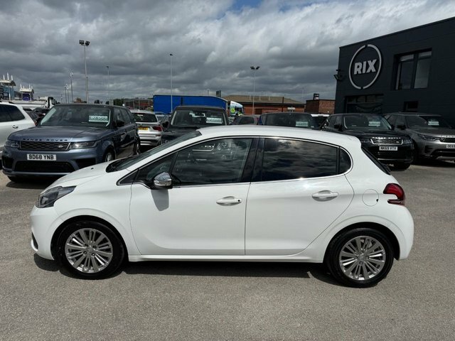 Peugeot 208 Puretech Allure Hatchback SA67WMP White #3
