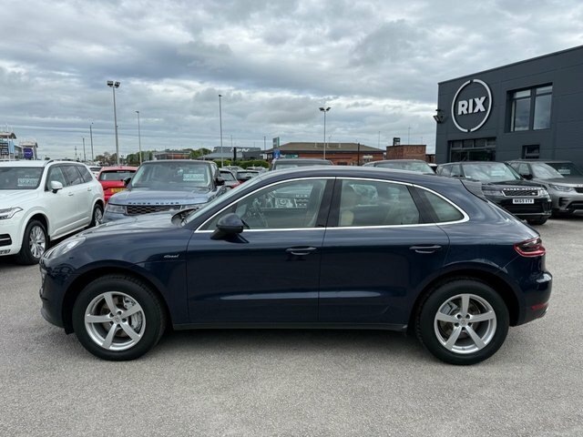 Porsche Macan Td V6 S Suv HW66KAE Blue #3
