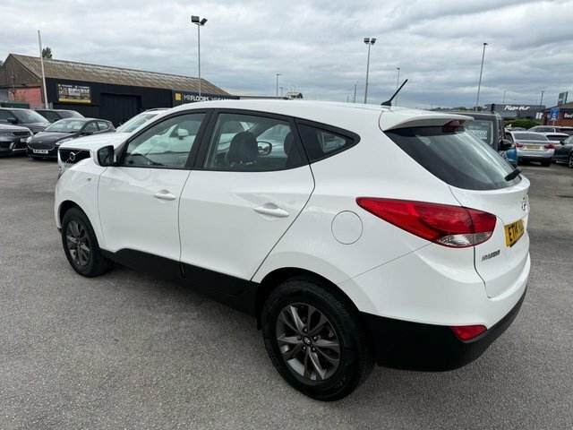Hyundai Ix35 Crdi S Suv ET14HZL White #4