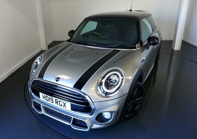 Mini Hatch Cooper Sport Hatchback HD19RGX Silver
