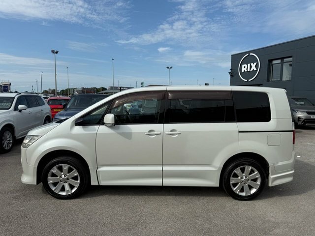 Mitsubishi Delica Delica 2.4L White #3