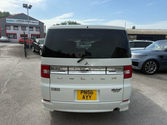 Mitsubishi Delica Delica 2.4L White #6