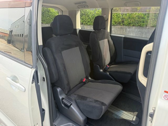 Mitsubishi Delica 2008 Delica D5 2.4 Black #28