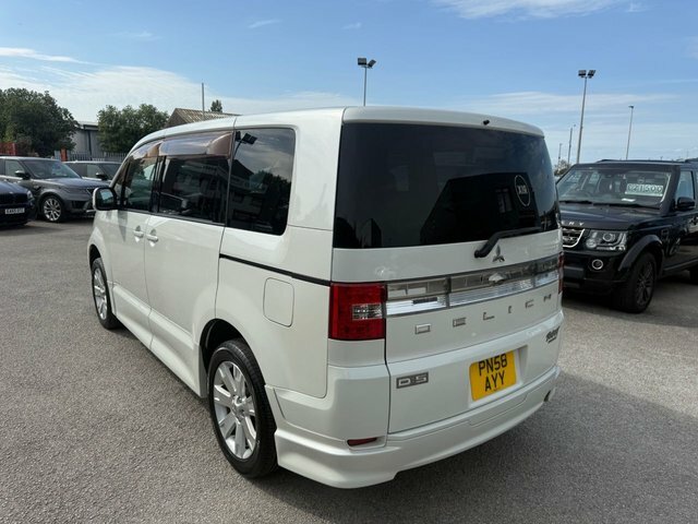 Mitsubishi Delica Delica 2.4L White #5