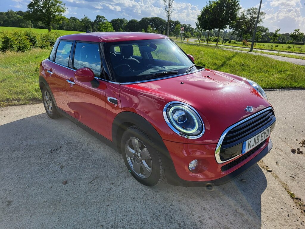 Mini Hatch 1.5 Cooper Classic Hatchback Steptronic KJ19EYD Red #4