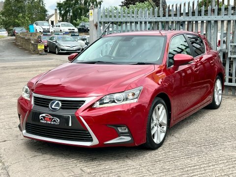 Lexus CT Luxury Red