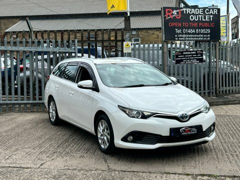 Toyota Auris Vvt-i Icon Tech AE18YXU White #3
