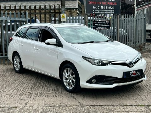 Toyota Auris Vvt-i Icon Tech AE18YXU White #2