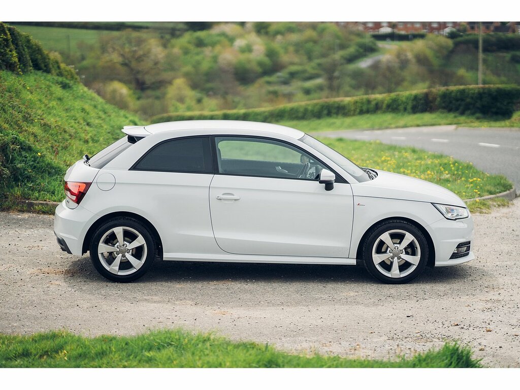 Audi A1 Sportback Tfsi S Line WJ65LCT White #2