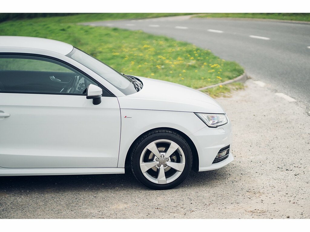Audi A1 Sportback Tfsi S Line WJ65LCT White #5