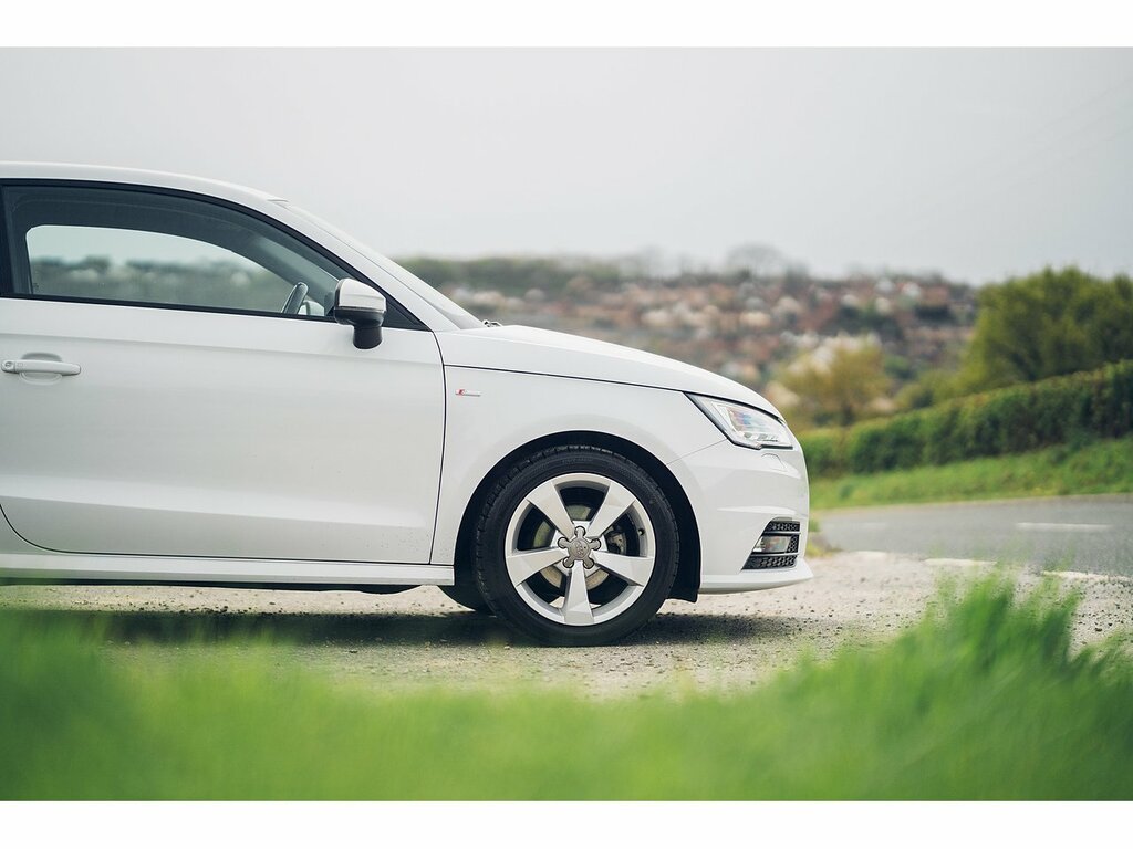 Audi A1 Sportback Tfsi S Line WJ65LCT White #3