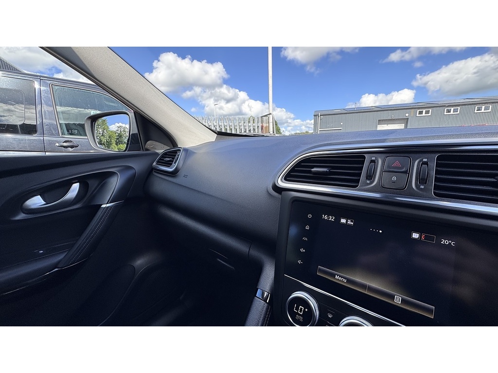 Renault Kadjar Iconic Tce Edc White #19
