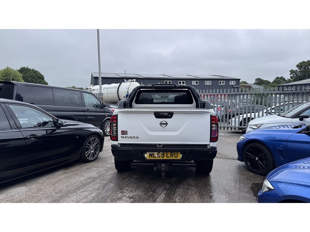 Nissan Navara Dci Tekna White #4