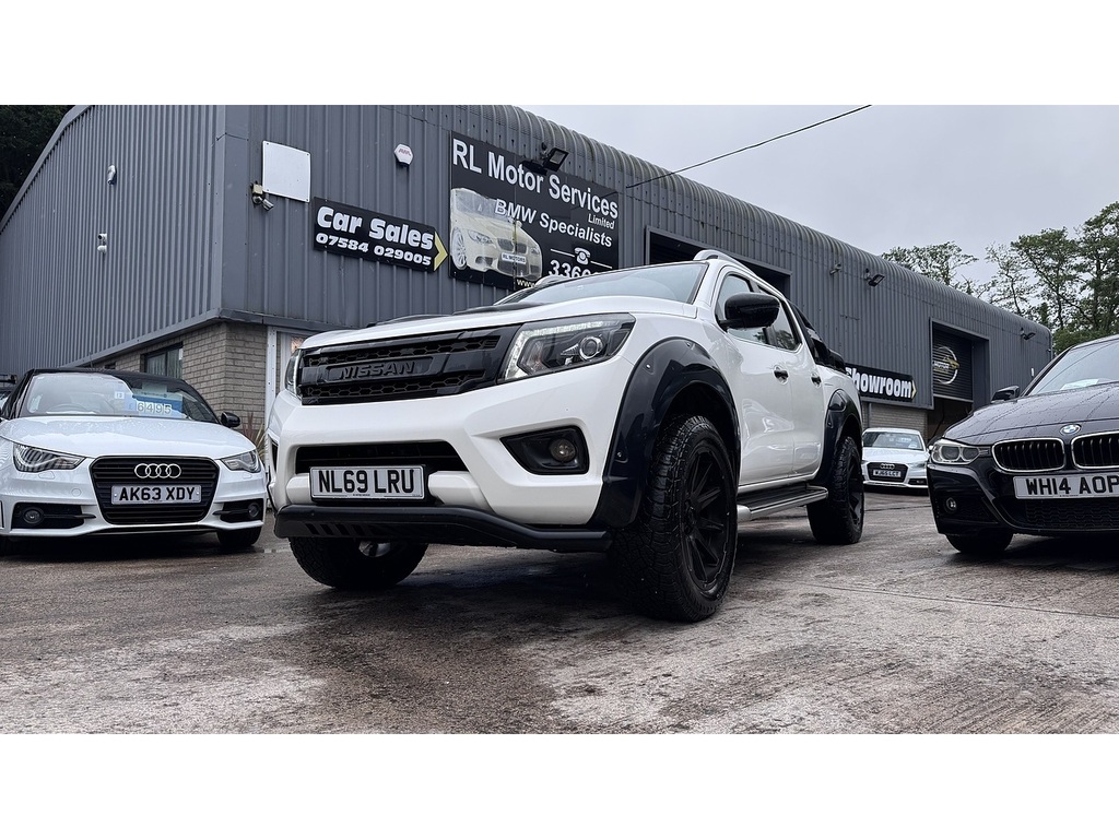 Nissan Navara Dci Tekna White #2