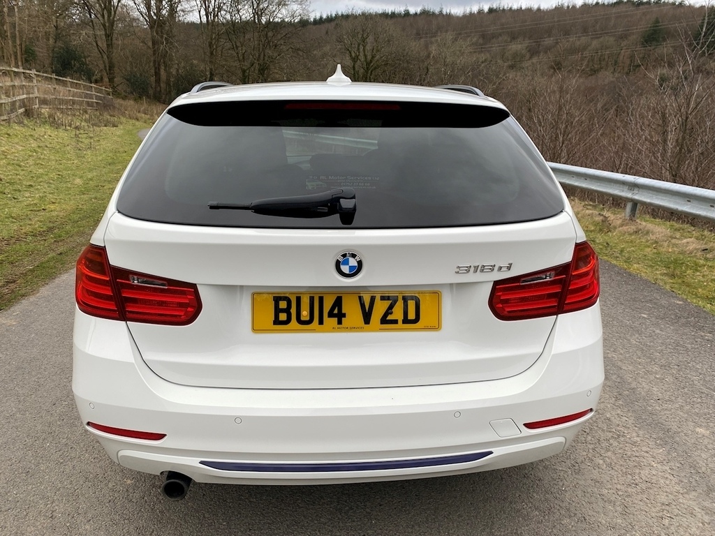 BMW 3 Series 318D Sport White #6