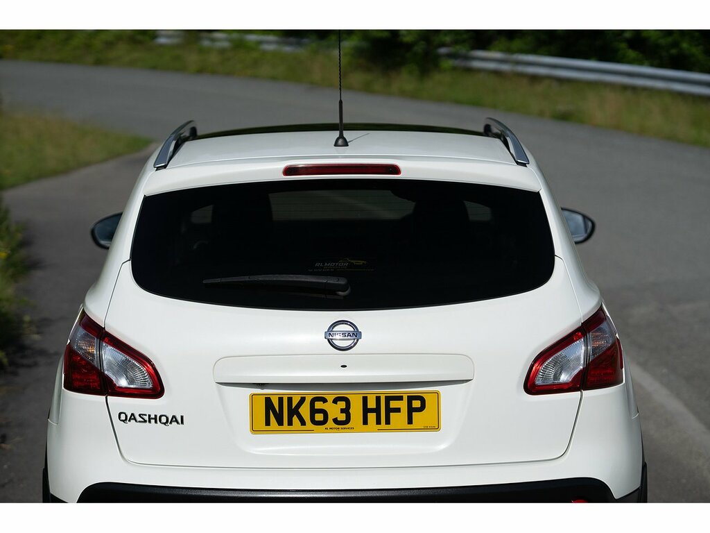 Nissan Qashqai Tekna White #6