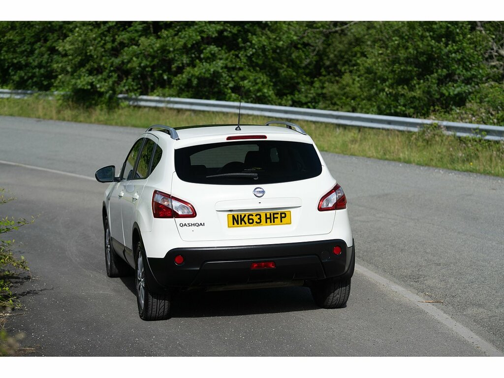 Nissan Qashqai Tekna White #5