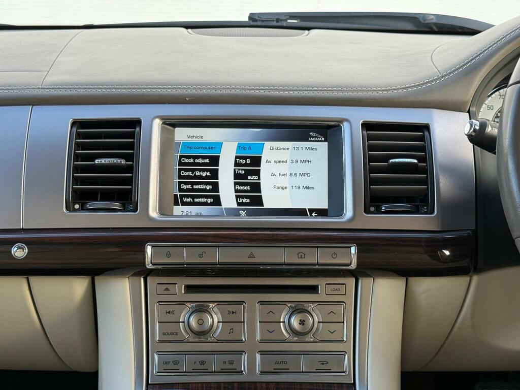 Jaguar XF 3.0D S V6 Portfolio Euro 5 Black #31