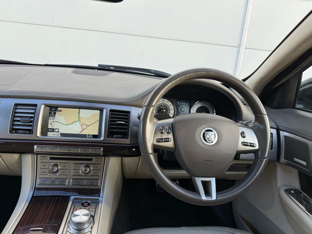 Jaguar XF 3.0D S V6 Portfolio Euro 5 Black #26