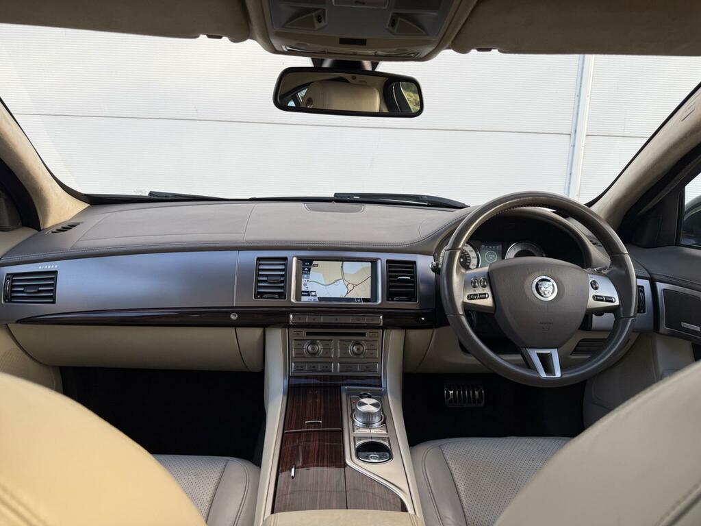Jaguar XF 3.0D S V6 Portfolio Euro 5 Black #24