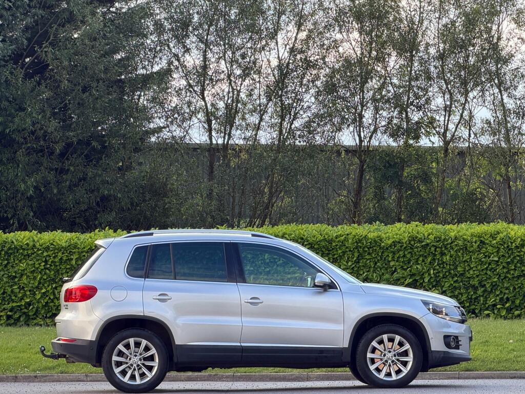 Volkswagen Tiguan 2.0 Tdi Bluemotion Tech Se White #2
