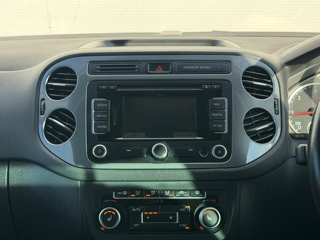 Volkswagen Tiguan 2.0 Tdi Bluemotion Tech Se White #38