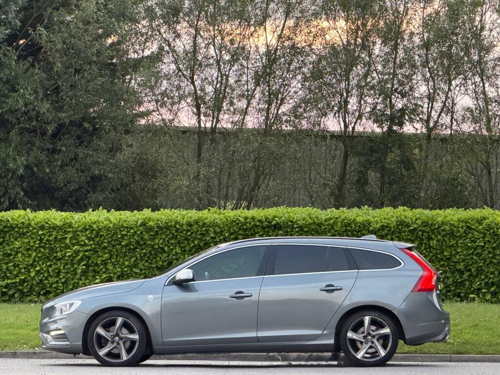 Volvo V60 R-design Nav Grey #4